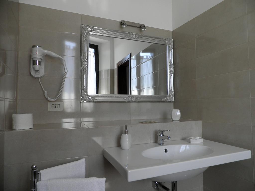 Piazza Degli Angeli Hotell Assisi Rum bild