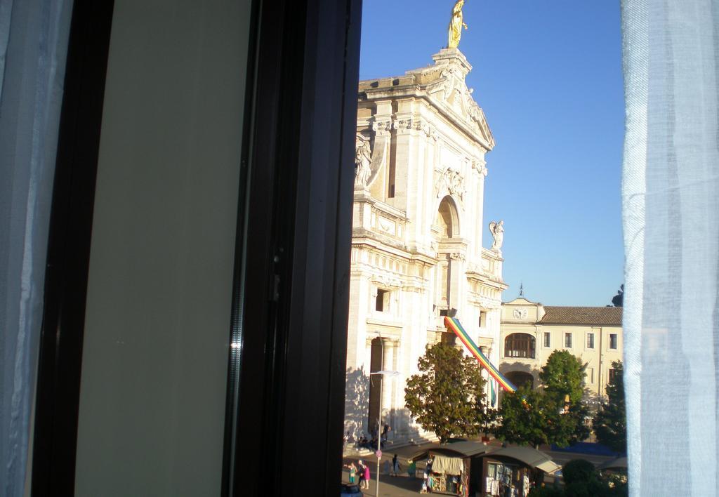 Piazza Degli Angeli Hotell Assisi Rum bild